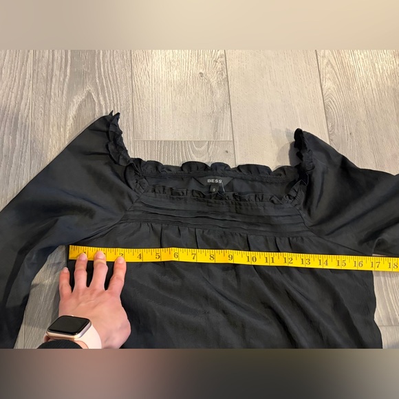 BESS Long Sleeve Ruffle Top size Small - Picture 7 of 8